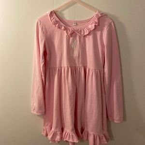 “M” embroidered pink dress